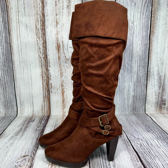 Bakers Brown Suede-like Heeled Boots with Ruched Detailing Size 10 B - Picture 4 of 10